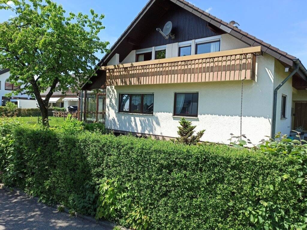 Immobilie in Mutlangen - Mutlangen: Zentral gelegenes Mehrgenerationenhaus - ideal zum Wohnen und Arbeiten unter einem Dach! - Bild 1