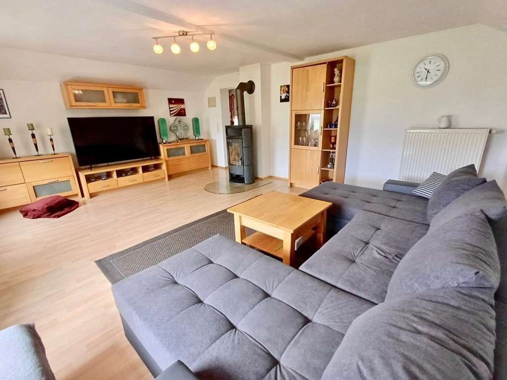 Immobilie in Büchlberg - Wohnhaus im Erholungsort Büchlberg – vermietet, mit Wohnrecht und Potenzial in ruhiger Lage - Bild 1