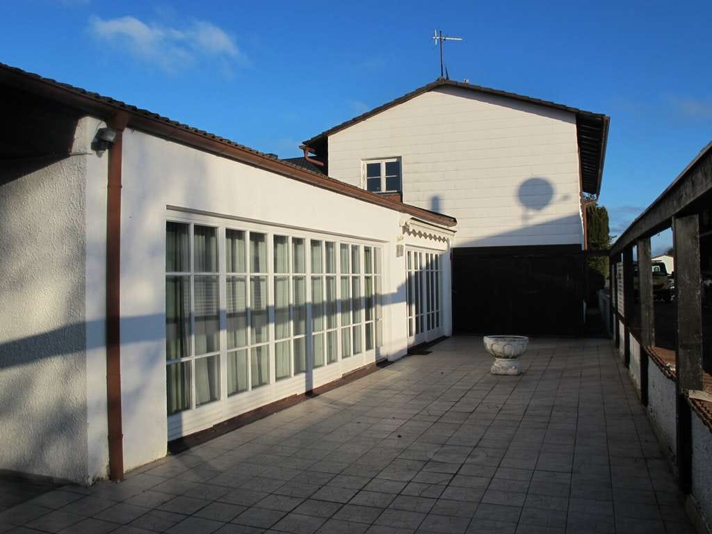 Immobilie in Julbach - Charmantes Einfamilienhaus mit spannender Architektur

*Garten, Terrasse, Freisitz und Doppelgarag - Bild 0