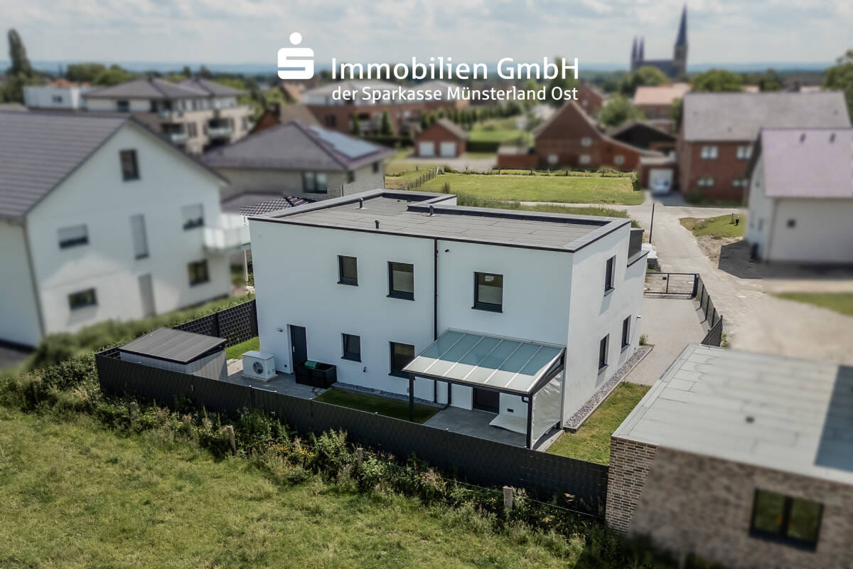 Immobilie in Wadersloh - Ein Haus der vielen Möglichkeiten - Neuwertiges Zweifamilienhaus (Erbbaurecht, günstige Kaufoption!) - Bild 0