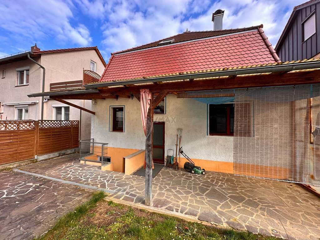 Immobilie in Rechberghausen - Viel Platz für Ihre Zukunft! 
Familienfreundliches Haus mit 6,5 Zimmer! - Bild 3