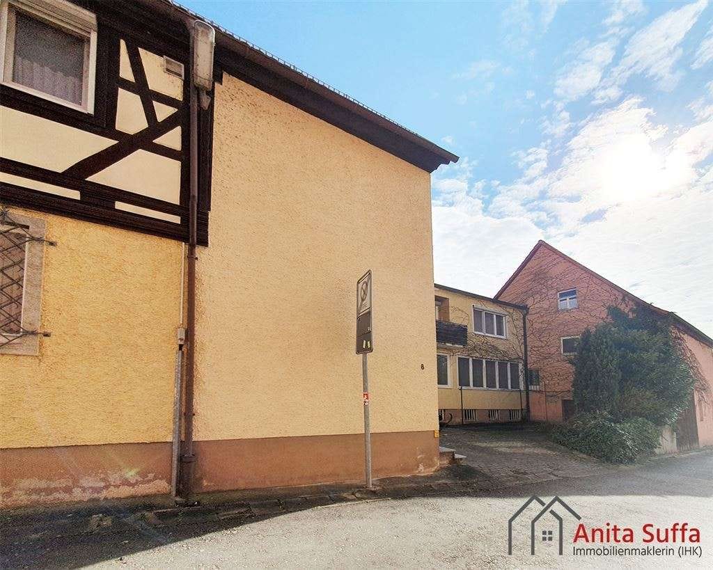 Immobilie in Scheinfeld - Geschichtsträchtiges Wohn- und Geschäftshaus in Stadtmitte zu verkaufen! - Bild 1