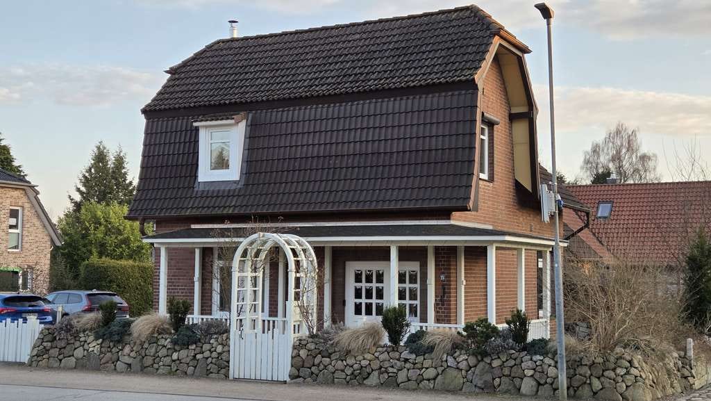 Immobilie in Lütjensee - Charmantes Einfamilienhaus mit viel Charakter, liebevoll gestaltetem Garten und teilmodernisiert - Bild 1