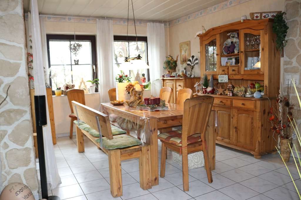 Immobilie in Staufenberg - Schönes Zweifamilienhaus in Staufenberg - Bild 1