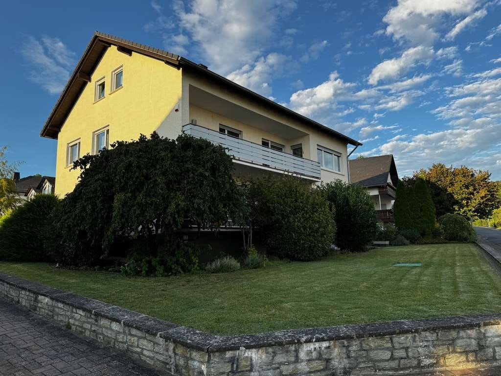 Immobilie in Hadamar - Tolles Zweifamilienhaus in ruhiger Wohnlage von Hadamar-Oberzeuzheim - Bild 2