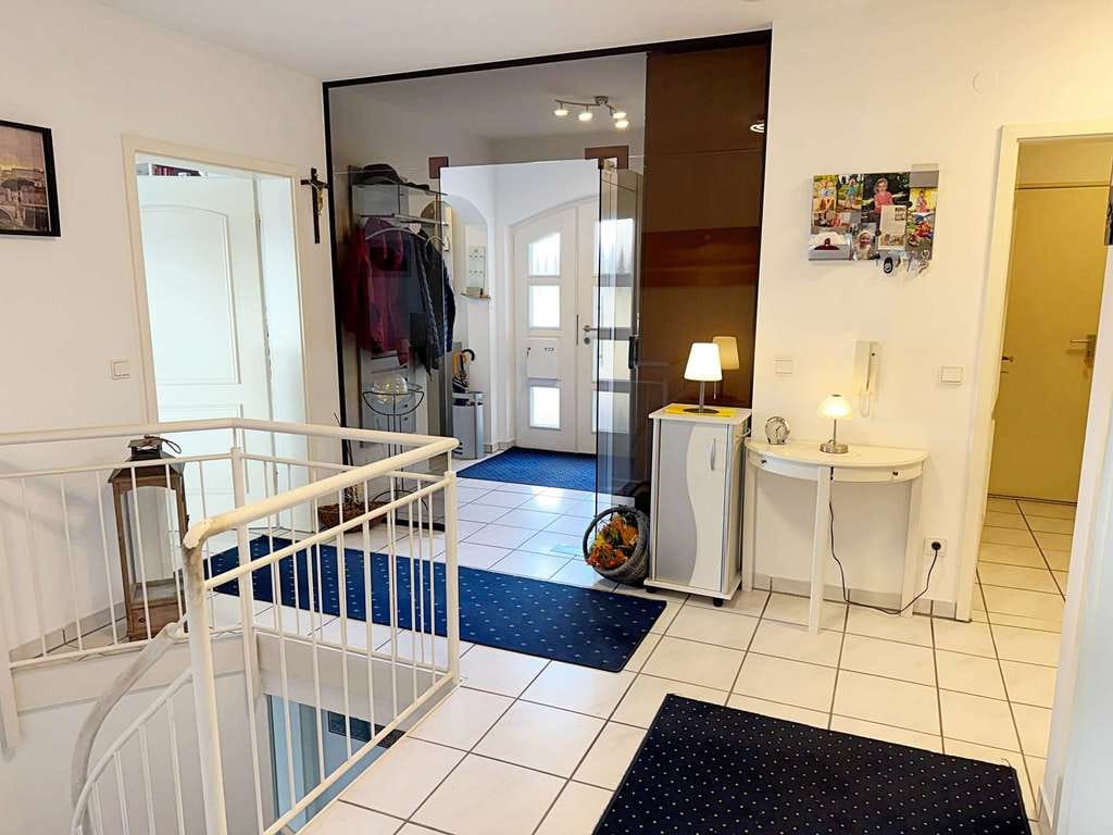 Immobilie in Dielheim - Wohnen mit Weitblick – Einfamilienhaus in traumhafter Hang- und Feldrandlage - Bild 1