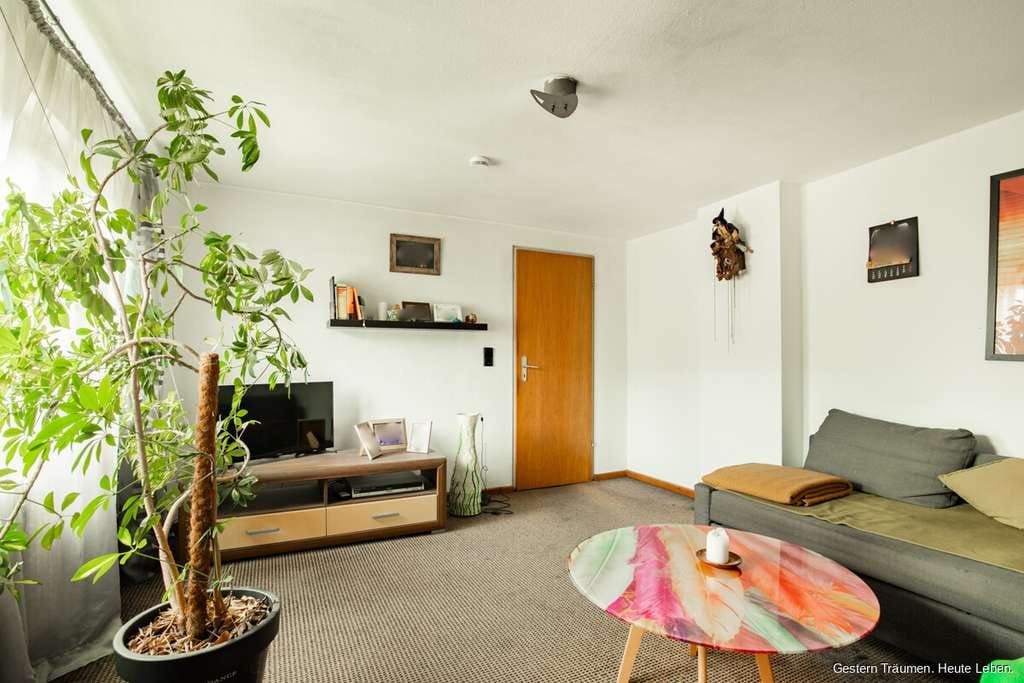 Immobilie in Titisee-Neustadt - Zentrale 3-Zimmer-Eigentumswohnung mit Terrasse in Titisee-Neustadt zu verkaufen - Bild 2