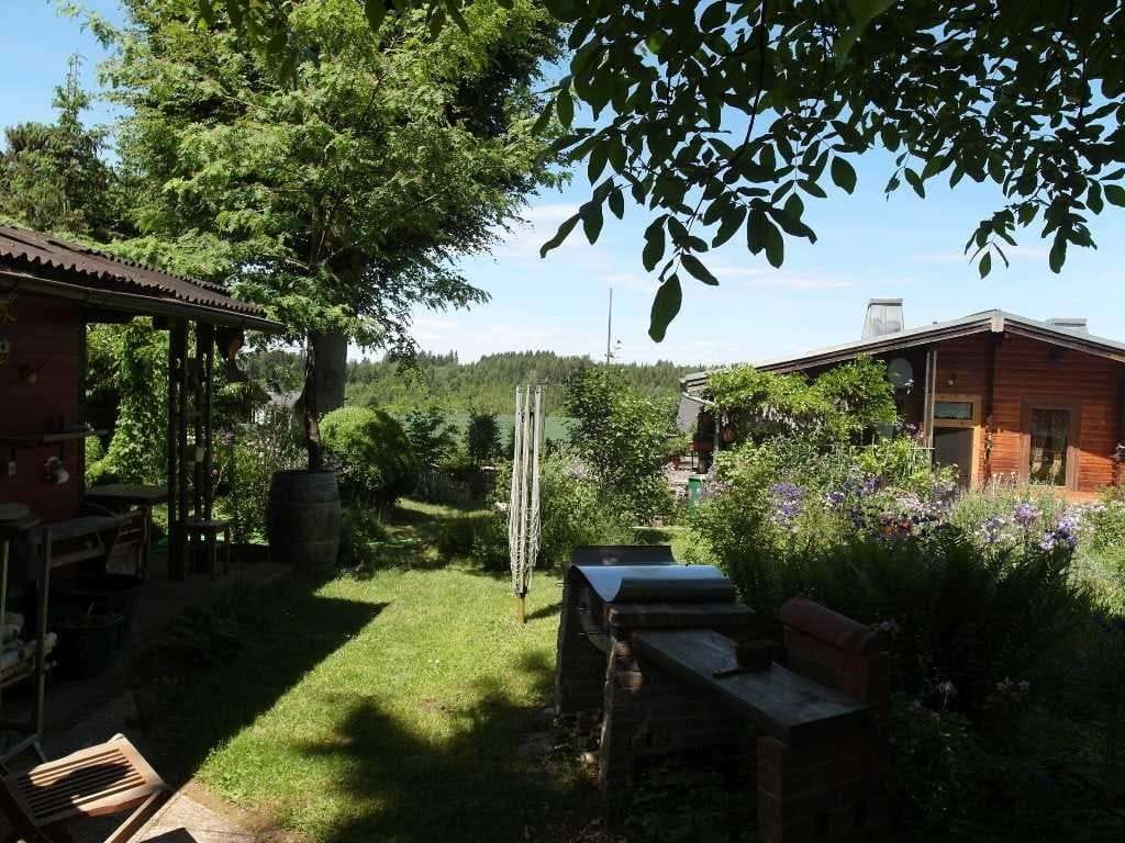 Immobilie in Denkendorf - Einfamilienhaus-Idylle mit
großem Garten im Grünen - Bild 1