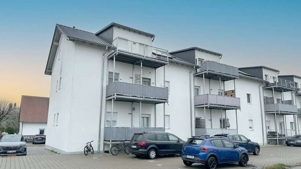 Immobilie in Baar-Ebenhausen - Bezug nach Kernsanierung: Moderne 4-Zimmer-Familienwohnung mit Balkon und 2 Stellplätzen - Bild 1