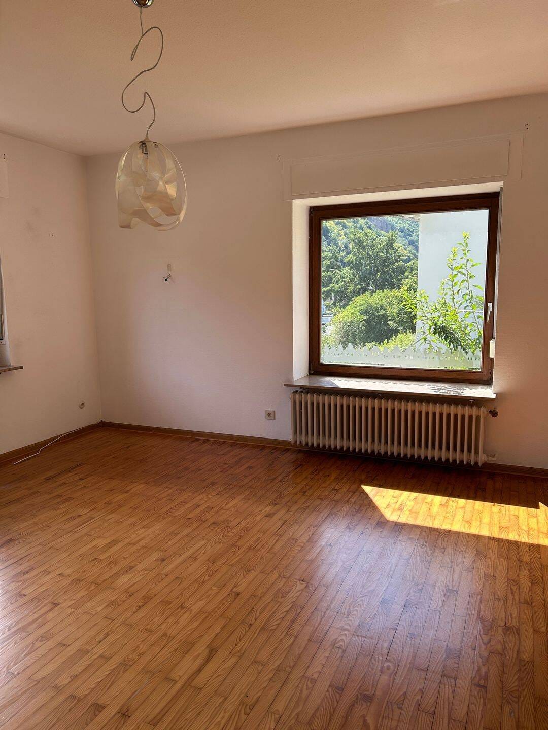 Immobilie in Osburg - Riveris, Wohnhaus mit zusätzl. derzeitigen Bürogebäude mit Mieteinnahme, sowie Garagen - Bild 4