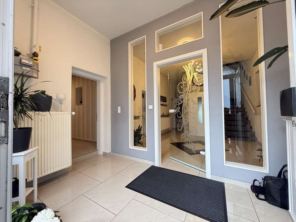 Immobilie in Viernheim - Platz für die ganze Familie
Geräumiges und ruhig gelegenes Einfamilienhaus mit 2 Bädern und 2 Küche - Bild 4