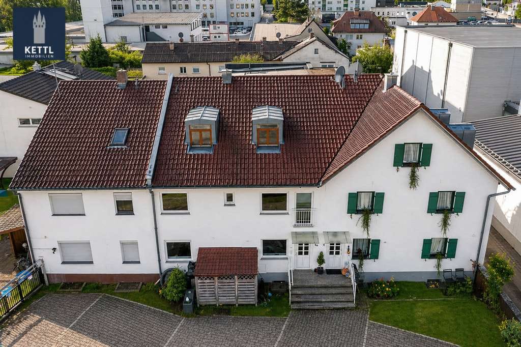 Immobilie in Straubing - Familienfreundliches 5-Zi.-Haus mit Garten & ruhiger Lage - Straubing - Bild 0