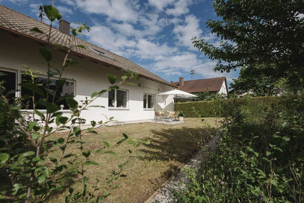 Immobilie in Nattheim - IHR NEUES ZUHAUSE IM GRÜNEN – GROSSZÜGIG, GEPFLEGT UND VIELSEITIG - Bild 2