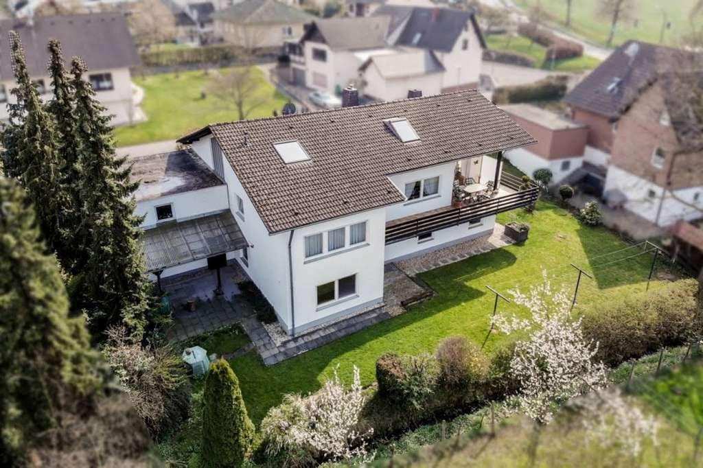 Immobilie in Rheinbach - Raumwunder mit Einliegerwohnung in Rheinbach-Merzbach - Bild 0