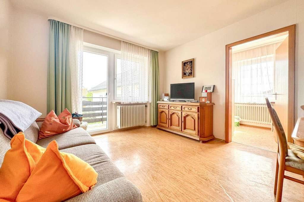 Immobilie in Treffelstein - Raum für Familie und Ideen - großzügiges Ein- bis Zweifamilienhaus  - Bild 1