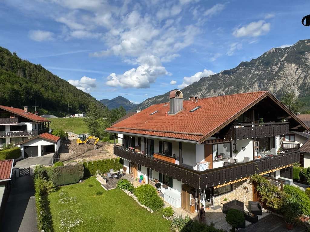 Immobilie in Oberau - 3 Zi.-DG-Wohnung mit Traumblick auf das Zugspitzmassiv und den Gießenbach!!! - Bild 2
