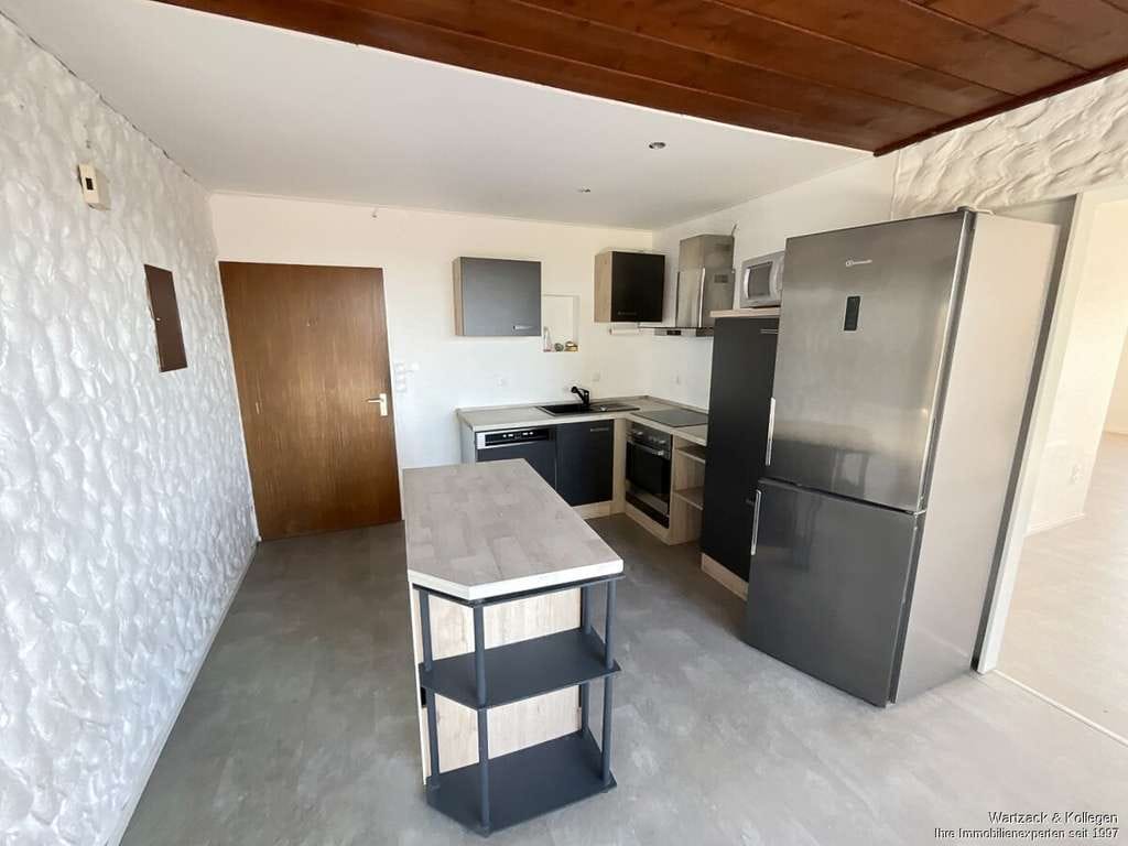 Immobilie in Schwanstetten - Schöne Dachgeschosswohnung 
mit gemütlicher Loggia 
und großem Spitzboden - Bild 1