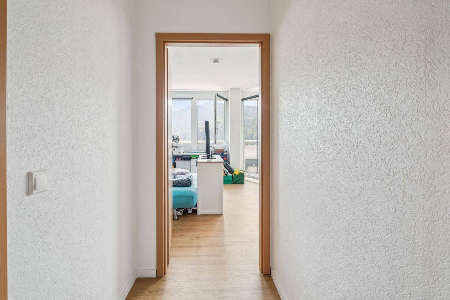 Immobilie in Waldkirch - Modernisierte 1 Zi. Wohnung mit Weitblick - Bild 3