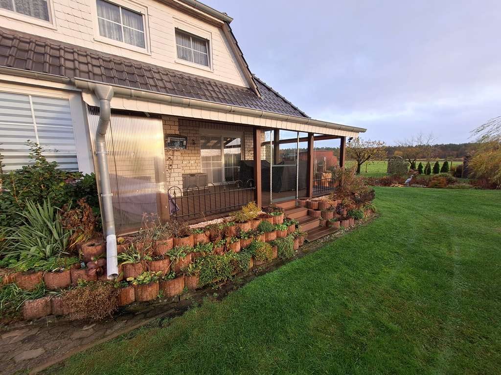 Immobilie in Dedelstorf - Gelegenheit: Haus mit Pool, Kaminofen, Wintergarten und reichlich Platz im Haus und großem Garten - Bild 3