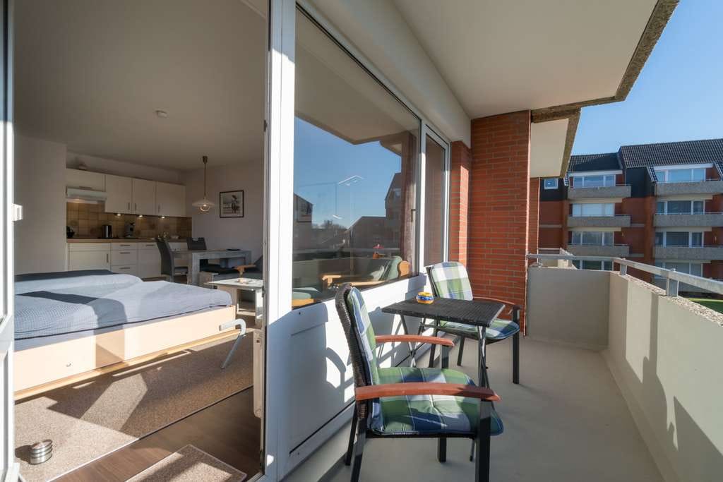 Immobilie in Borkum - Appartement mit Südbalkon und Blick auf den alten und neuen Leuchtturm - Bild 3