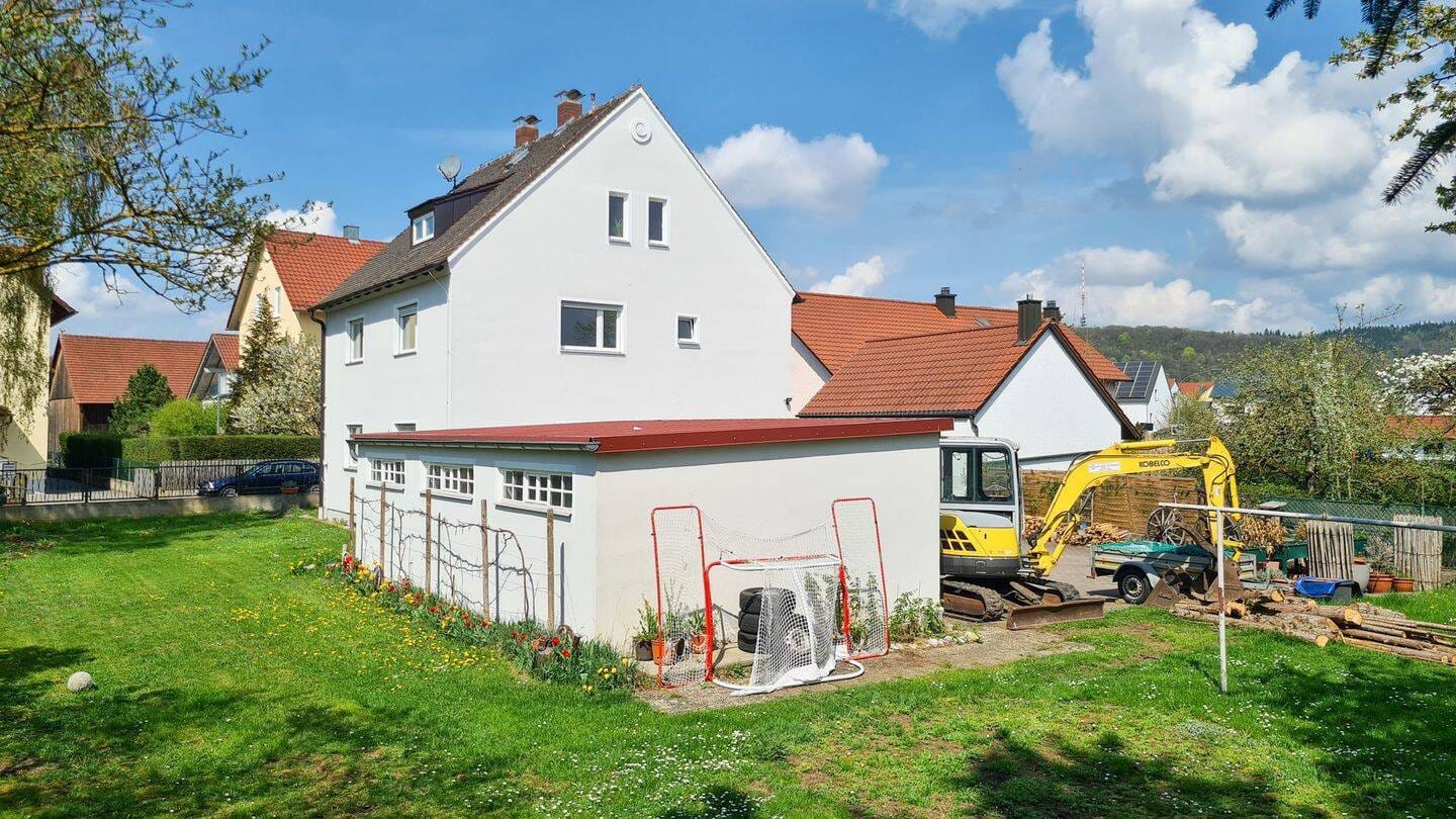 Immobilie in Tegernheim - Attraktives 3-Parteien-Haus in Tegernheim: Ideal für Kapitalanleger oder Mehrgenerationenwohnen - Bild 2
