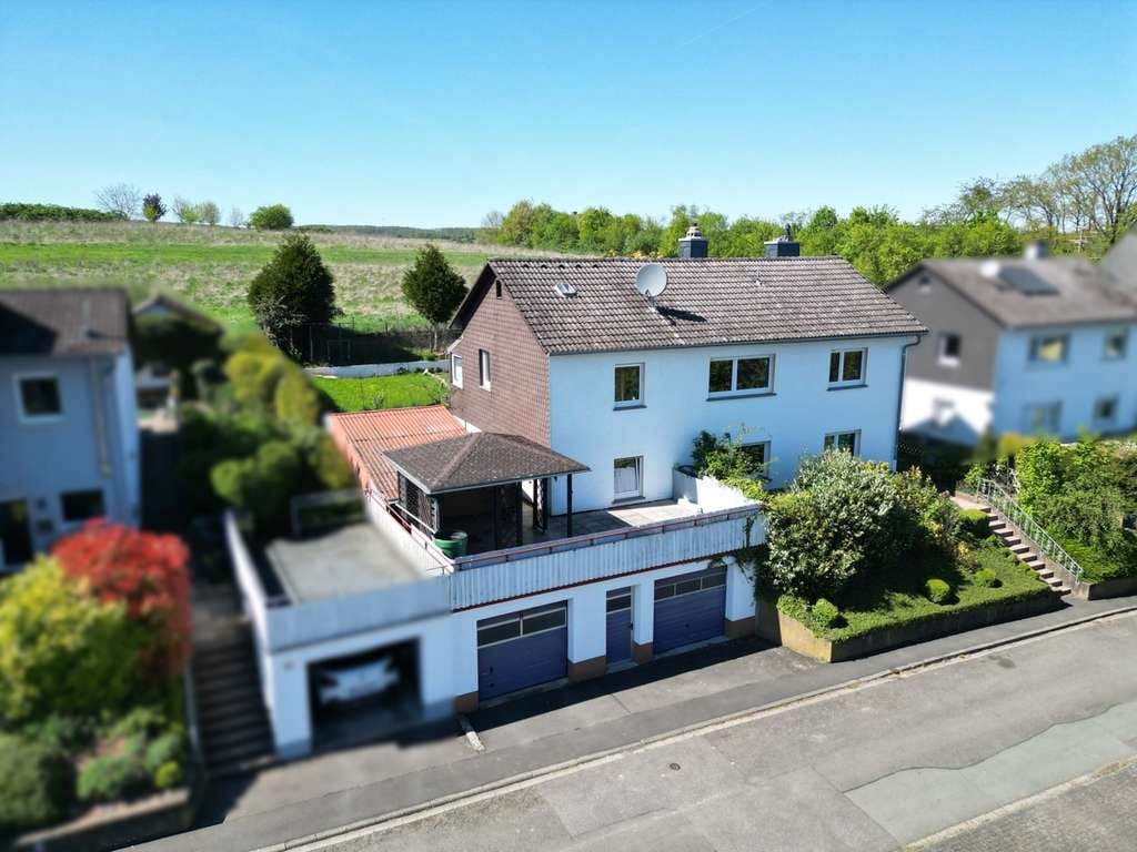 Immobilie in Weimar (Lahn) - Ein Haus voller Möglichkeiten –  In ruhiger Lage von Wenkbach - Bild 0