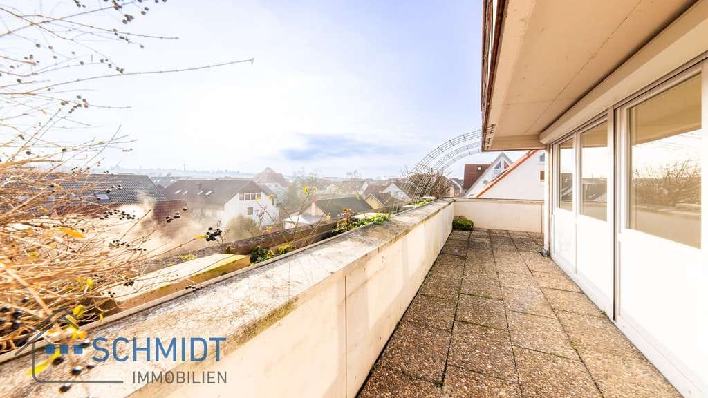 Immobilie in Asperg - Über den Dächern von Asperg: Charmante 2,5-Zimmer-Wohnung mit Traumterrasse - Bild 3