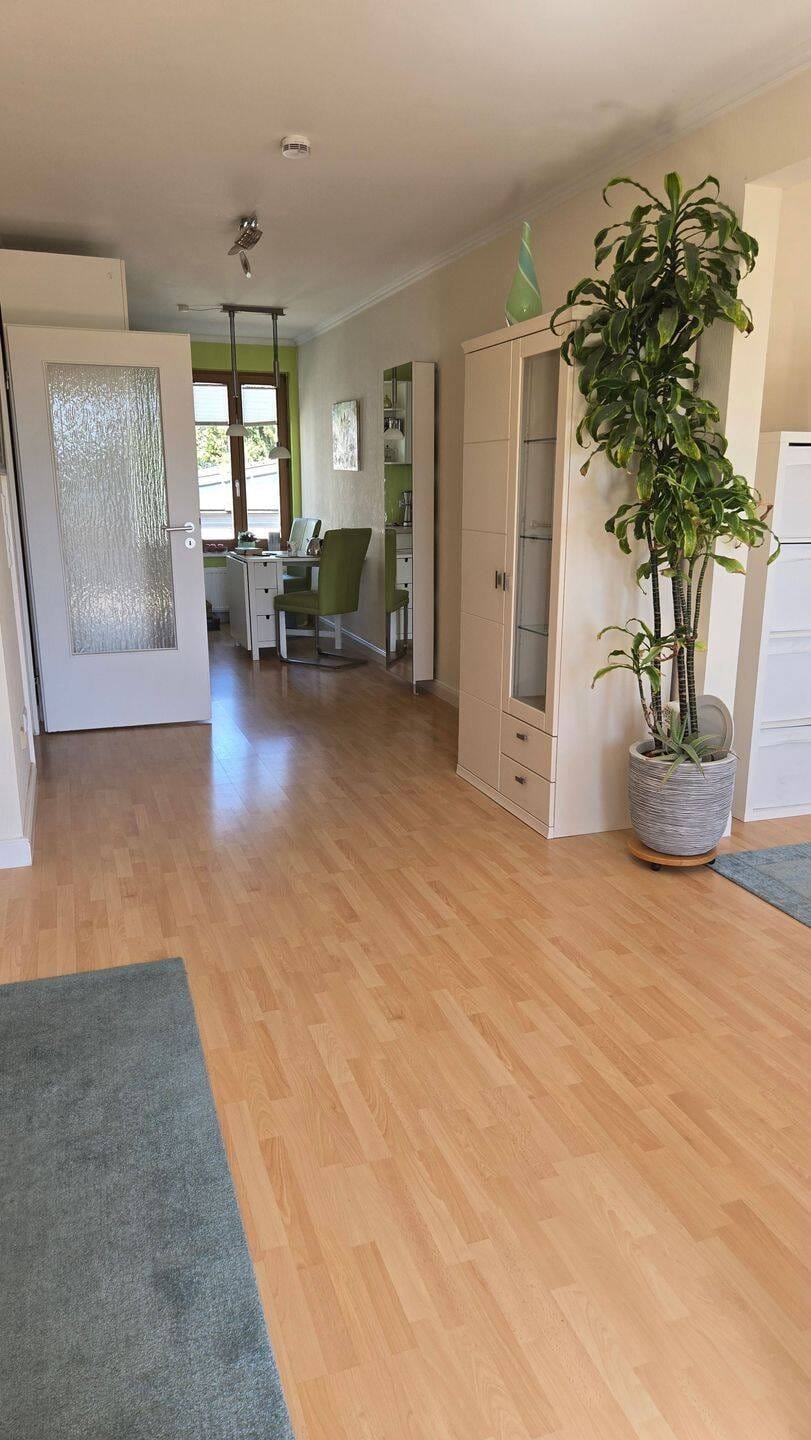 Immobilie in Bönningstedt - Modernes Wohnerlebnis vor den Toren Hamburgs: 2,5 Zimmer mit Balkon & Neubau-Flair - Bild 2