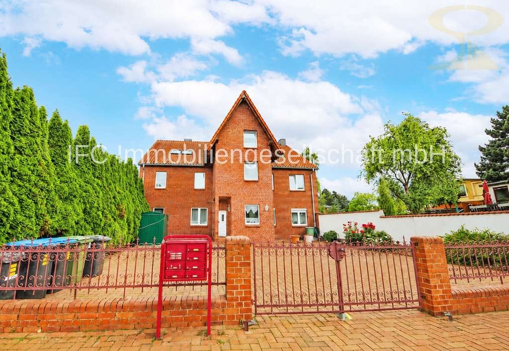 Immobilie in Köthen (Anhalt) - Vollvermietetes Mehrfamilienhaus mit 6 Einheiten – attraktive Kapitalanlage in Köthen (Anhalt) - Bild 0