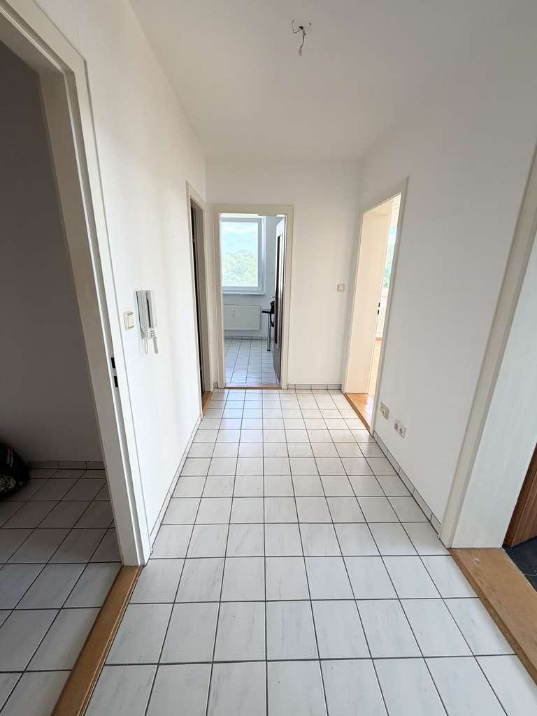 Immobilie in Rendsburg - Sonnige, renovierte 2-Zimmer-Wohnung mit tollem Balkon mit Fahrstuhl und Blick ins Grüne! - Bild 3