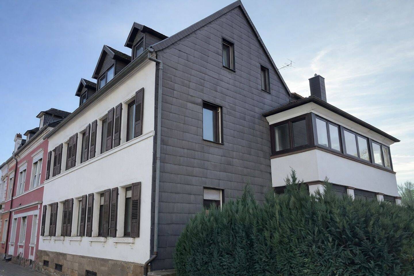 Immobilie in Kusel - Wohn- und Geschäftshaus in zentraler Lage von Kusel - solide vermietete Kapitalanlage mit Entwicklungspotenzial - Bild 0