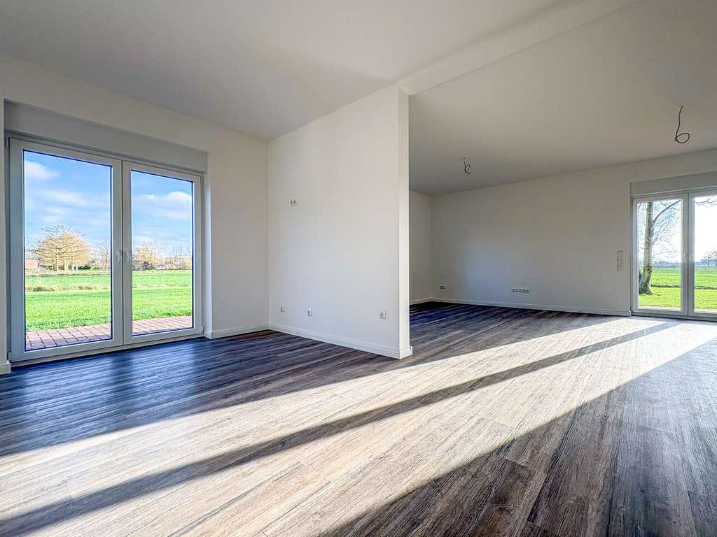 Immobilie in Moorweg - Wo Freiheit zuhause ist – Sanierter Resthof bei Esens mit Wiesen,Weite und viel Platz für Vierbeiner - Bild 2