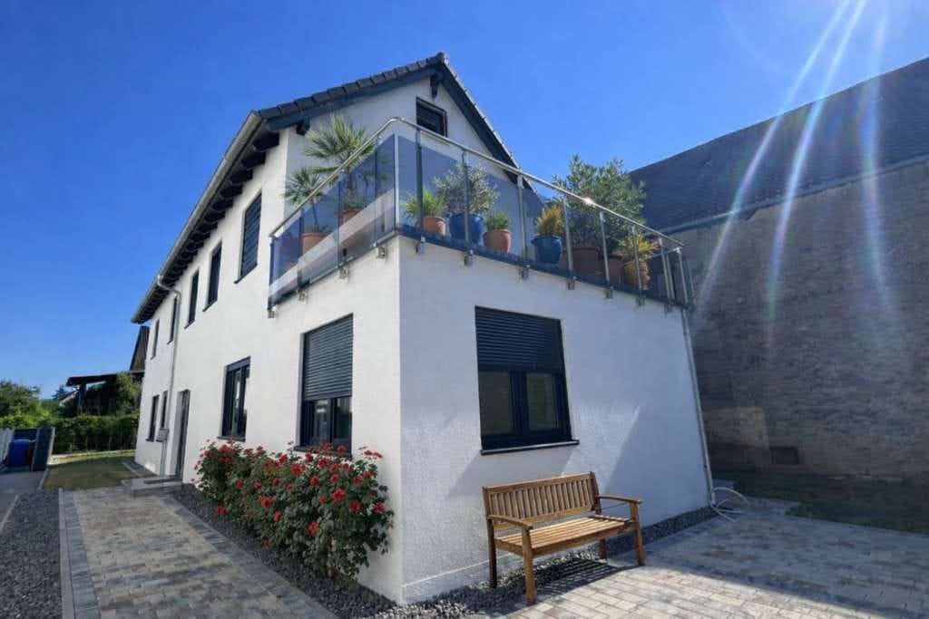 Immobilie in Offenau - Elegantes Einfamilienhaus mit 6 Zimmern in Offenau - Bild 0