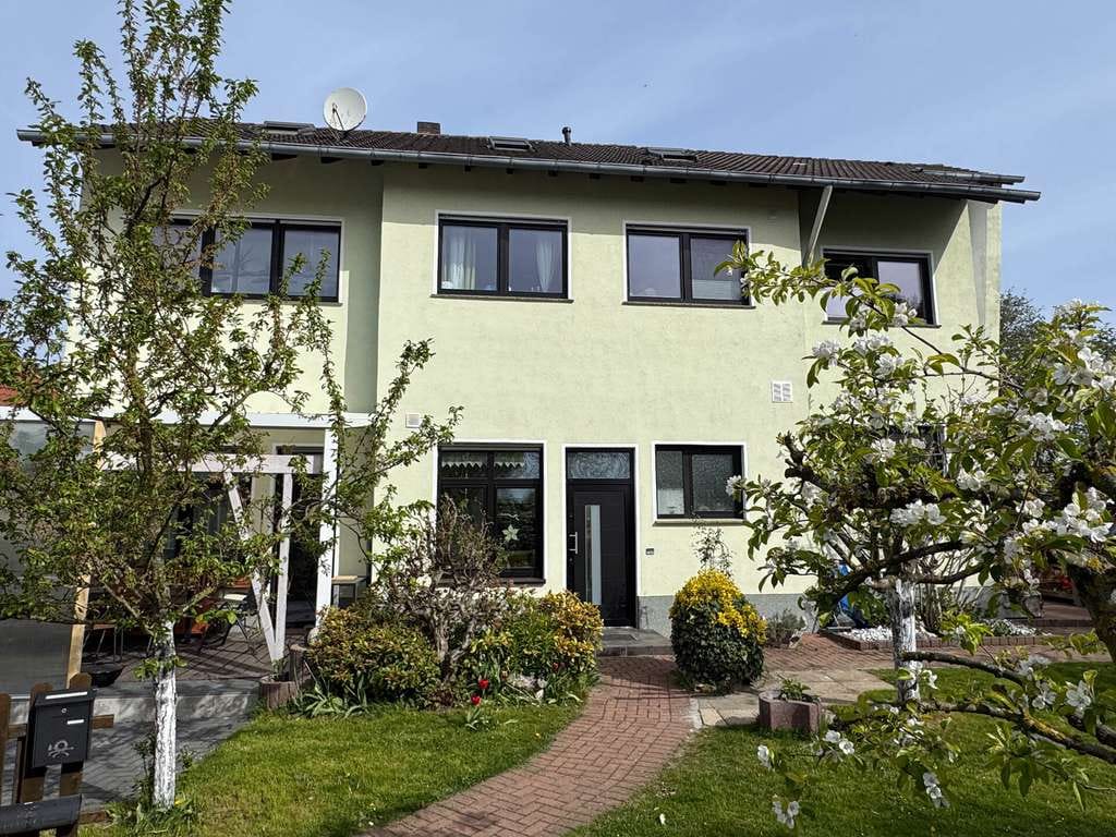 Immobilie in Blomberg - Flexibles 4-Familienhaus mit separaten Eingängen, Sauna, Garagen & attraktivem Mietpotenzial in Blom - Bild 0
