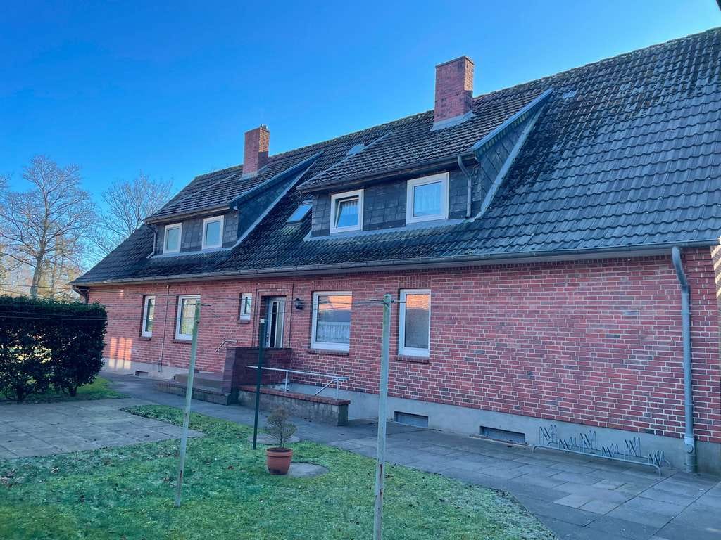 Immobilie in Wyk auf Föhr - Grundsolide Kapitalanlage: Mehrfamilienhaus mit 4 Wohnungen in bester Wyker Wohngegend! - Bild 2