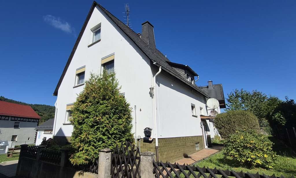 Immobilie in Weilburg - Einfamilienhaus in toller Lage mit schönem großen Gartenhaus - Bild 1