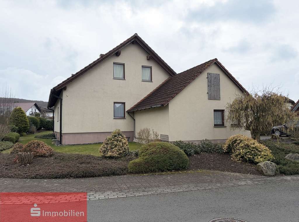 Immobilie in Hofbieber - Einfamilien-Fertighaus in Hofbieber mit Massivbau Keller & Doppelgarage - Bild 0