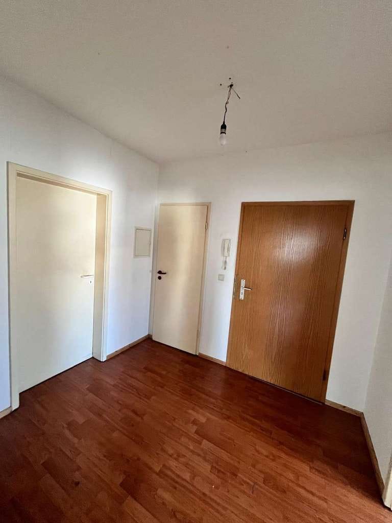 Immobilie in Reichenbach an der Fils - Sichere Kapitalanlage mit Mietpotenzial: 2-Zi-Whg. + Garage - Bild 0