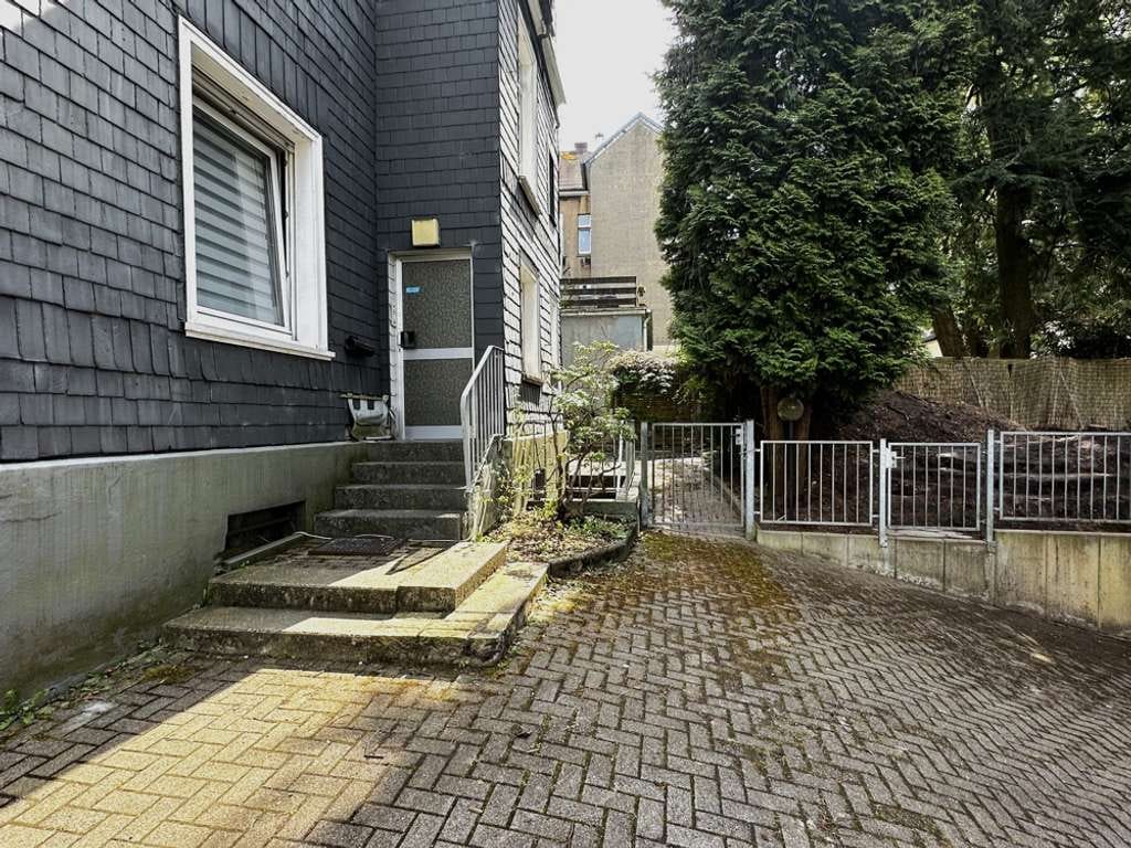 Immobilie in Schwelm - Chance für Investoren! Modernisierungsbedürftiges MFH mit 6 Wohnungen in Schwelm (voll vermietet) - Bild 2
