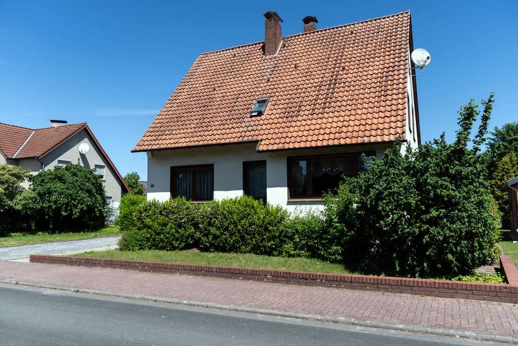 Immobilie in Bissendorf - Sanierungsbedürftiges Zweifamilienhaus in Bissendorf-Wissingen - Bild 0