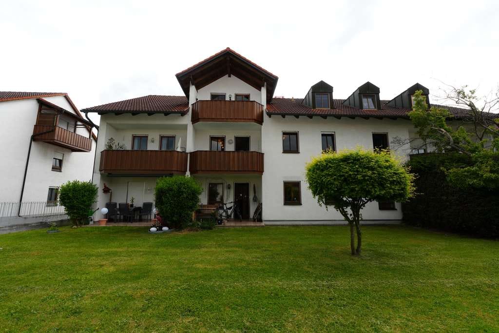 Immobilie in Kastl - schöne 2 Zi.-Erdgeschosswohnung in guter Lage mit zwei Stellplätzen und Terrasse - 795 - Bild 0