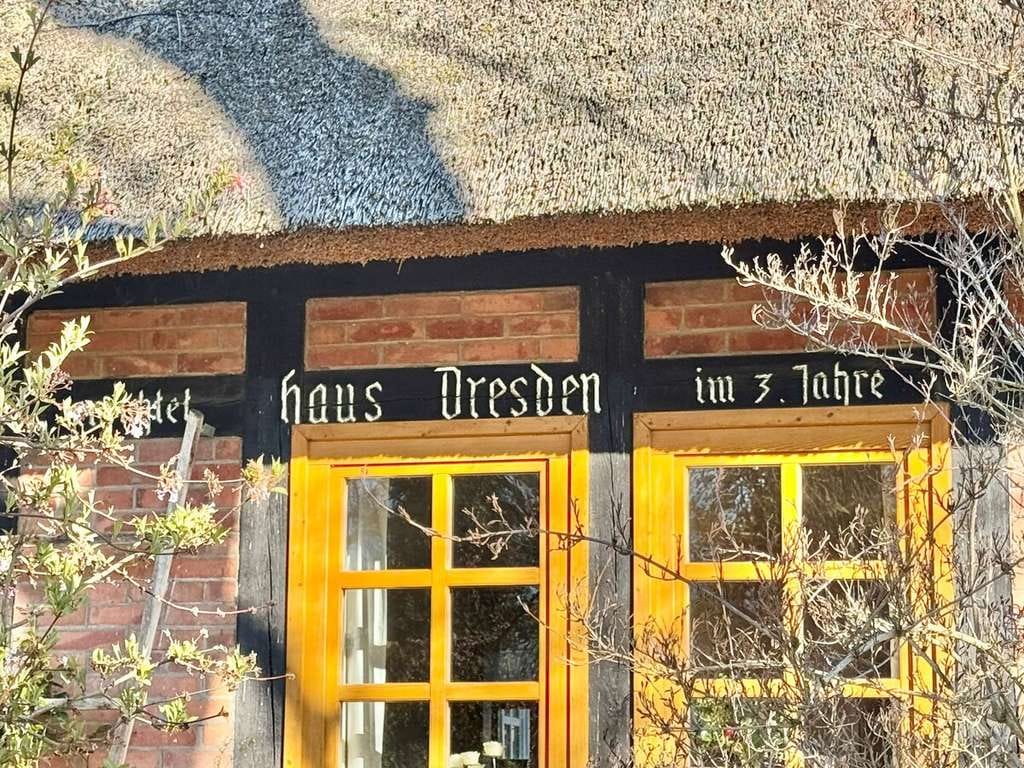 Immobilie in Penzlin - HORN IMMOBILIEN ++ tolles Reetdach-Fachwerkhaus in Alt Rehse bei Neubrandenburg, Denkmalschutz - Bild 1