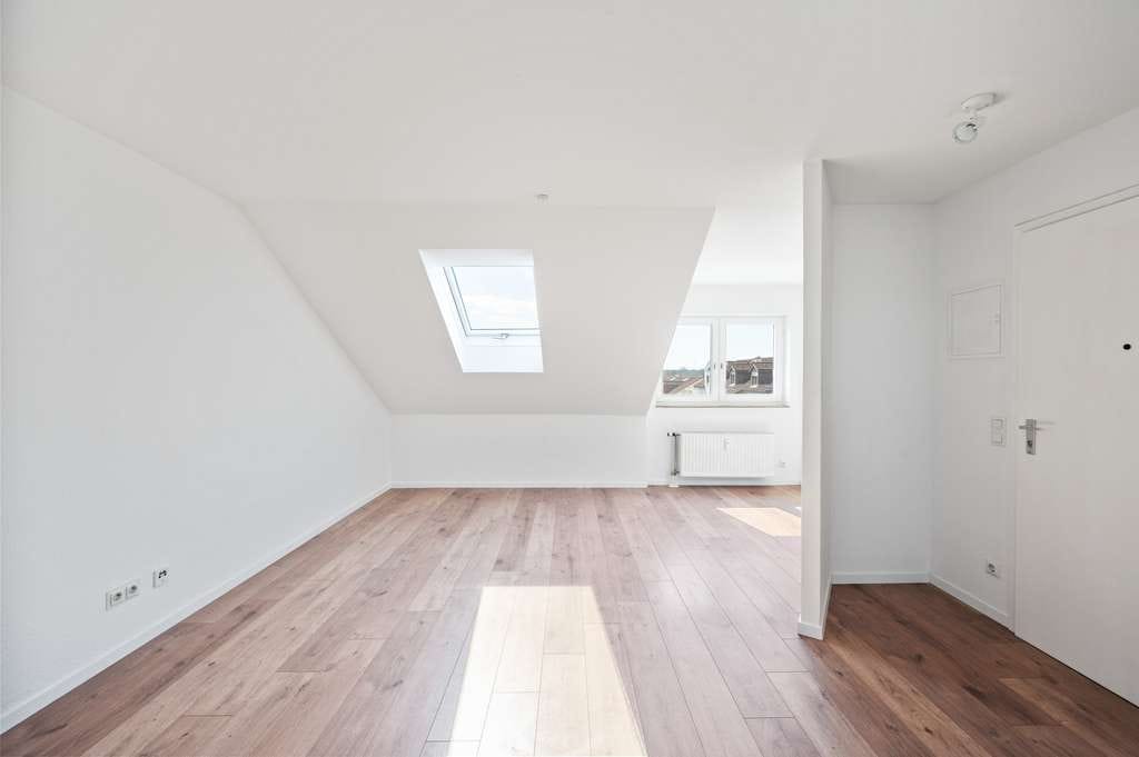 Immobilie in Heilbronn - Modernes DG Apartment mit TG Stellplatz in Horkheim - Bild 1