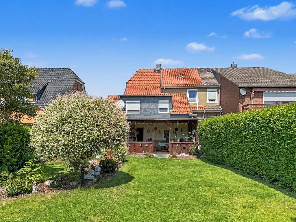 Immobilie in Ilsede - Hier den Sommer genießen: Gepflegte Doppelhaushälfte mit Garten und Garage in Groß-Ilsede - Bild 2