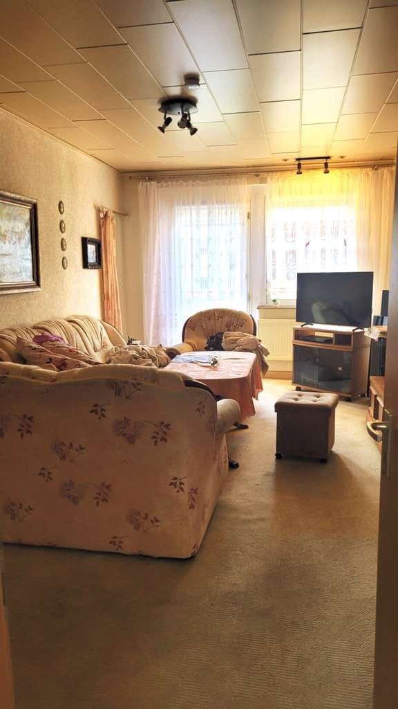 Immobilie in Zwickau - Charmantes Renovierungsobjekt mit Potential. Eigentumswohnung mit Balkon und Stellplatz. - Bild 2