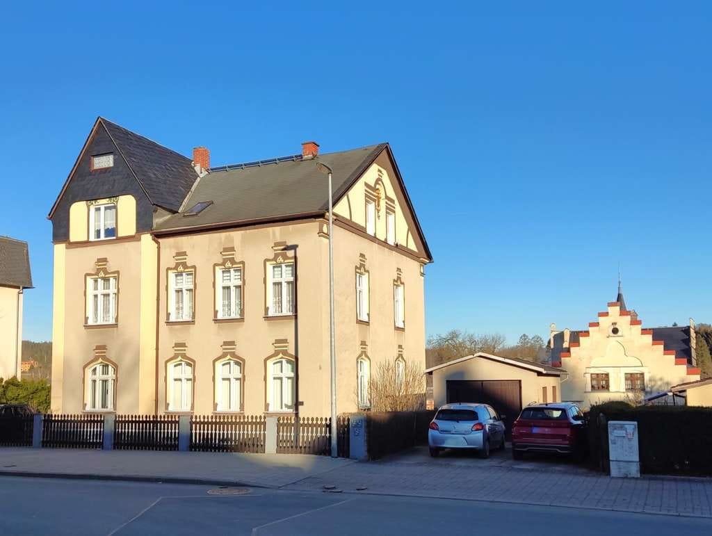 Immobilie in Adorf/Vogtland - 3-Familienhaus im Villenstil, mit Garage und Garten! - Bild 0