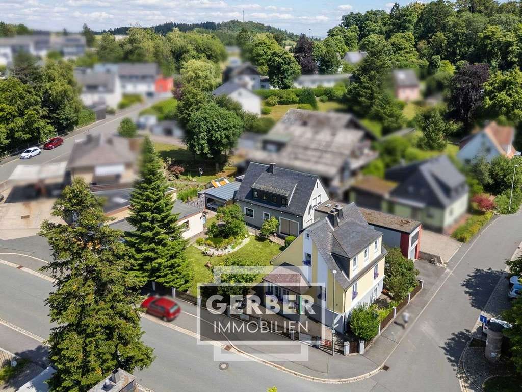 Immobilie in Bad Steben - 2 Häuser, Wohnhaus und Einnahmen durch Mietshaus - Bild 1