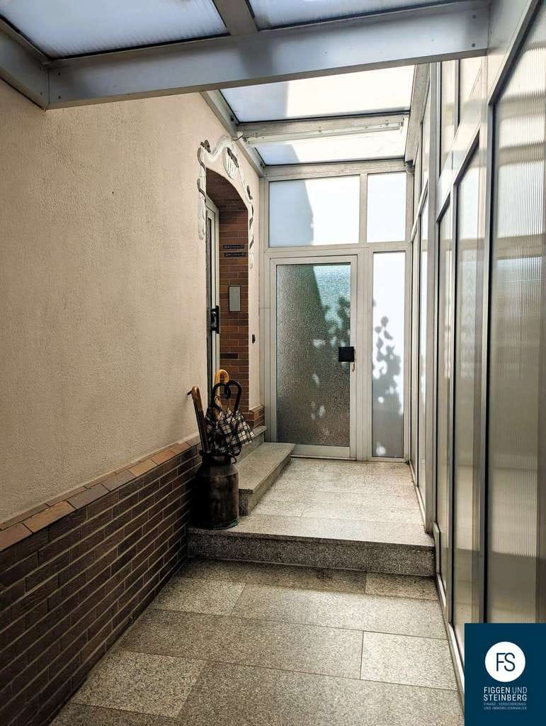 Immobilie in Arnsberg - Einfamilienhaus in zentraler Lage von Neheim - Viel Gestaltungspotential - Bild 2