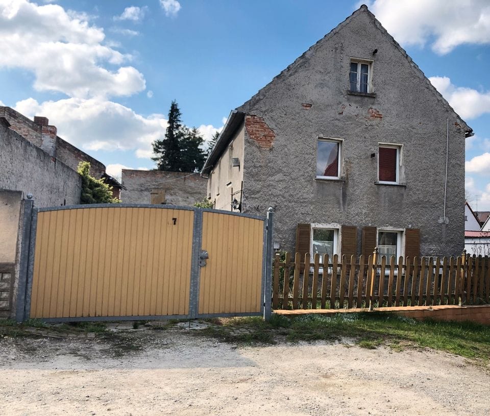 Immobilie in Hohenmölsen - Raum trifft Vision – Einfamilienhaus mit Potenzial in Zembschen - Bild 0