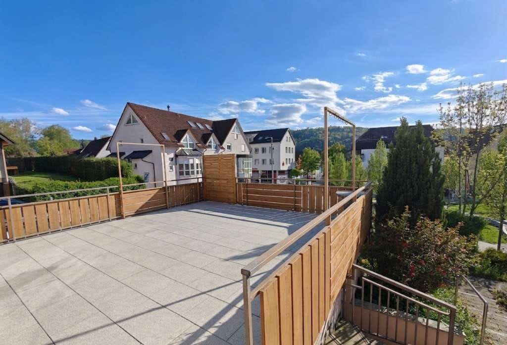 Immobilie in Plüderhausen - Rohdiamant, charmantes Einfamilienhaus mit 2 Garagen und 3 Außenstellplätze - Bild 1